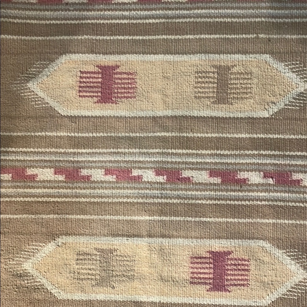 Beige and Pink Patterned Rug - Picture 4 of 5